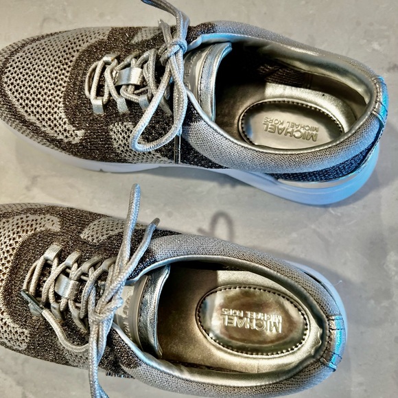 Michael Kors Trainers New without tags size 5.5 silver - Picture 2 of 4